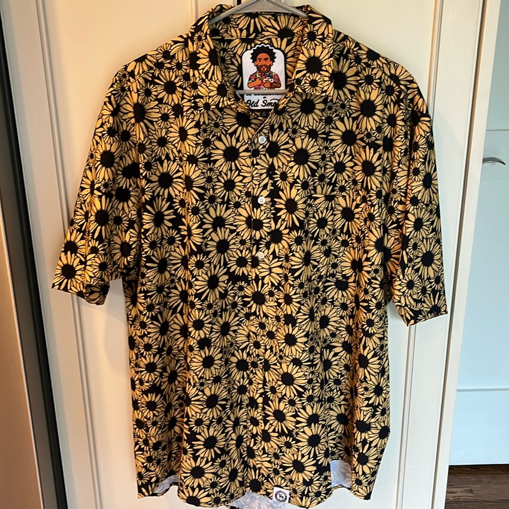 Old Smoke Collection button down short sleeve shirt XL Sunflower 🌻 pattern